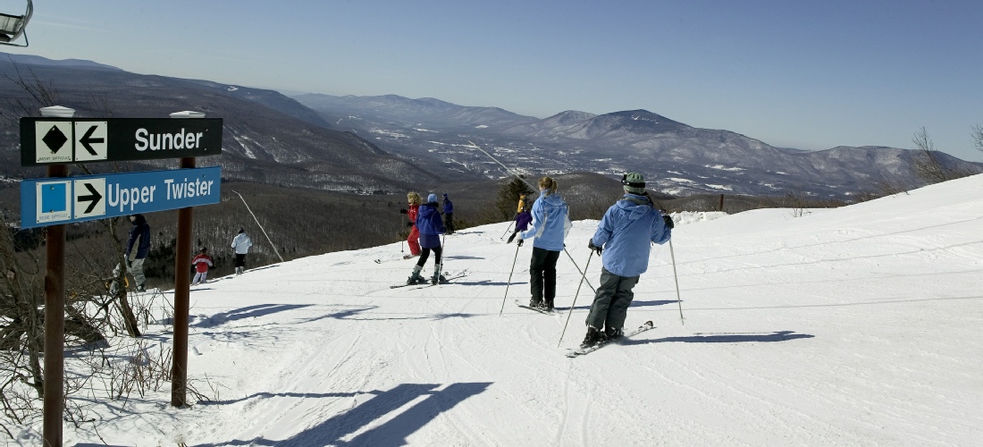 Vermont skiing: Discover Vermont's beautiful cities, towns and beautiful landscapes.  Vermont is also called the green state due to its lush forests and rolling hills.  See America - See Vermont!