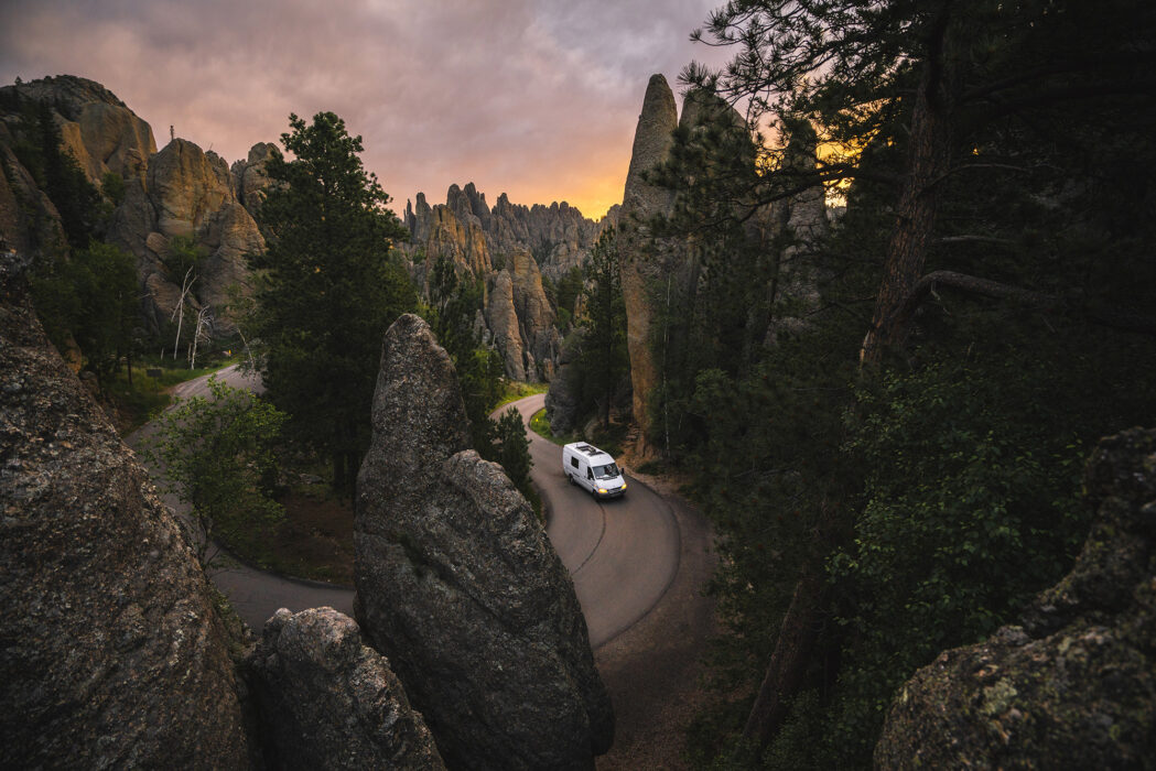 La Needles Highway dans le parc d'État de Custer, Dakota du Sud
