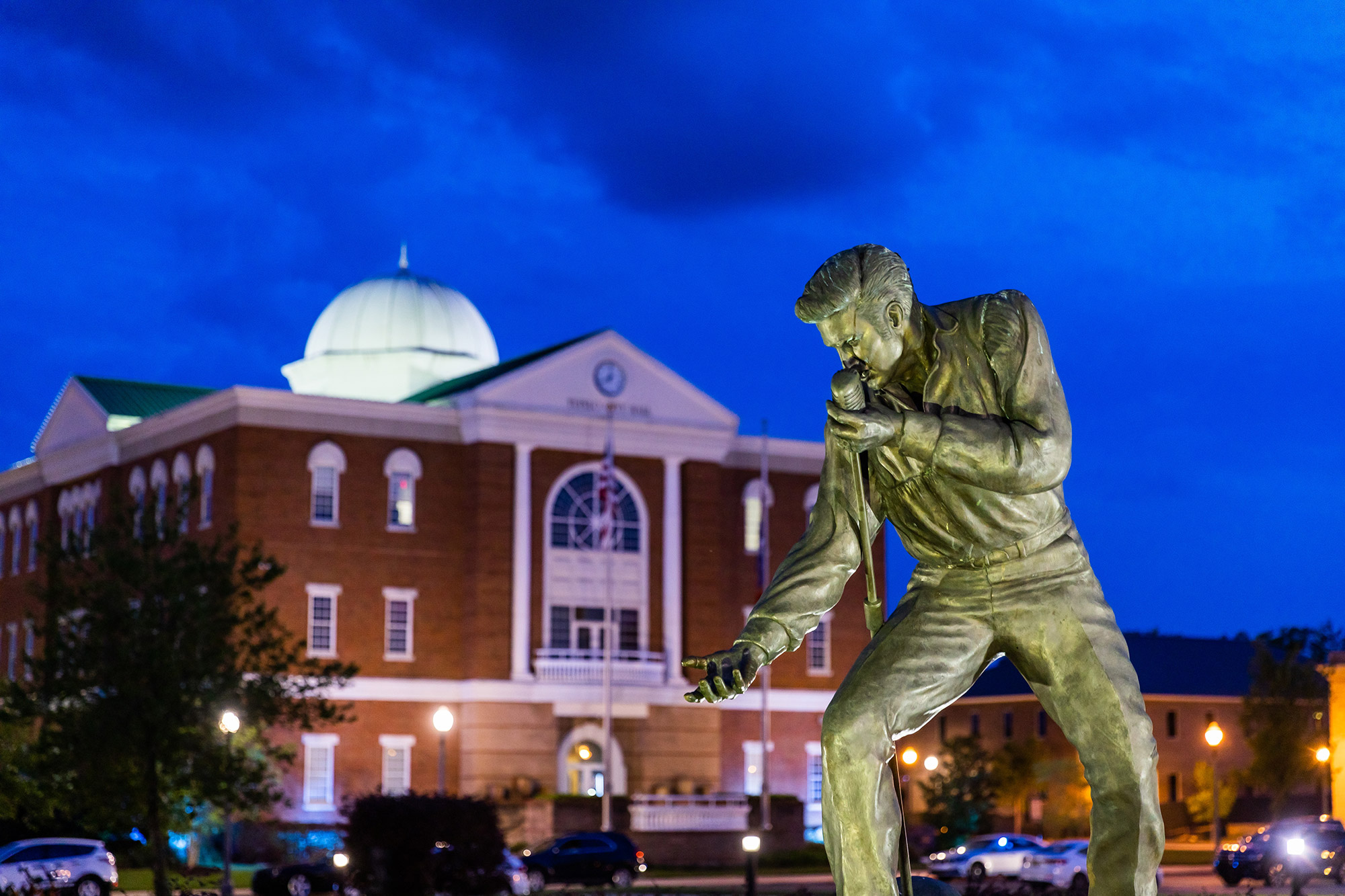  Elvis’ Homecoming Statue outside Tupelo City Hall in Tupelo, Mississippi