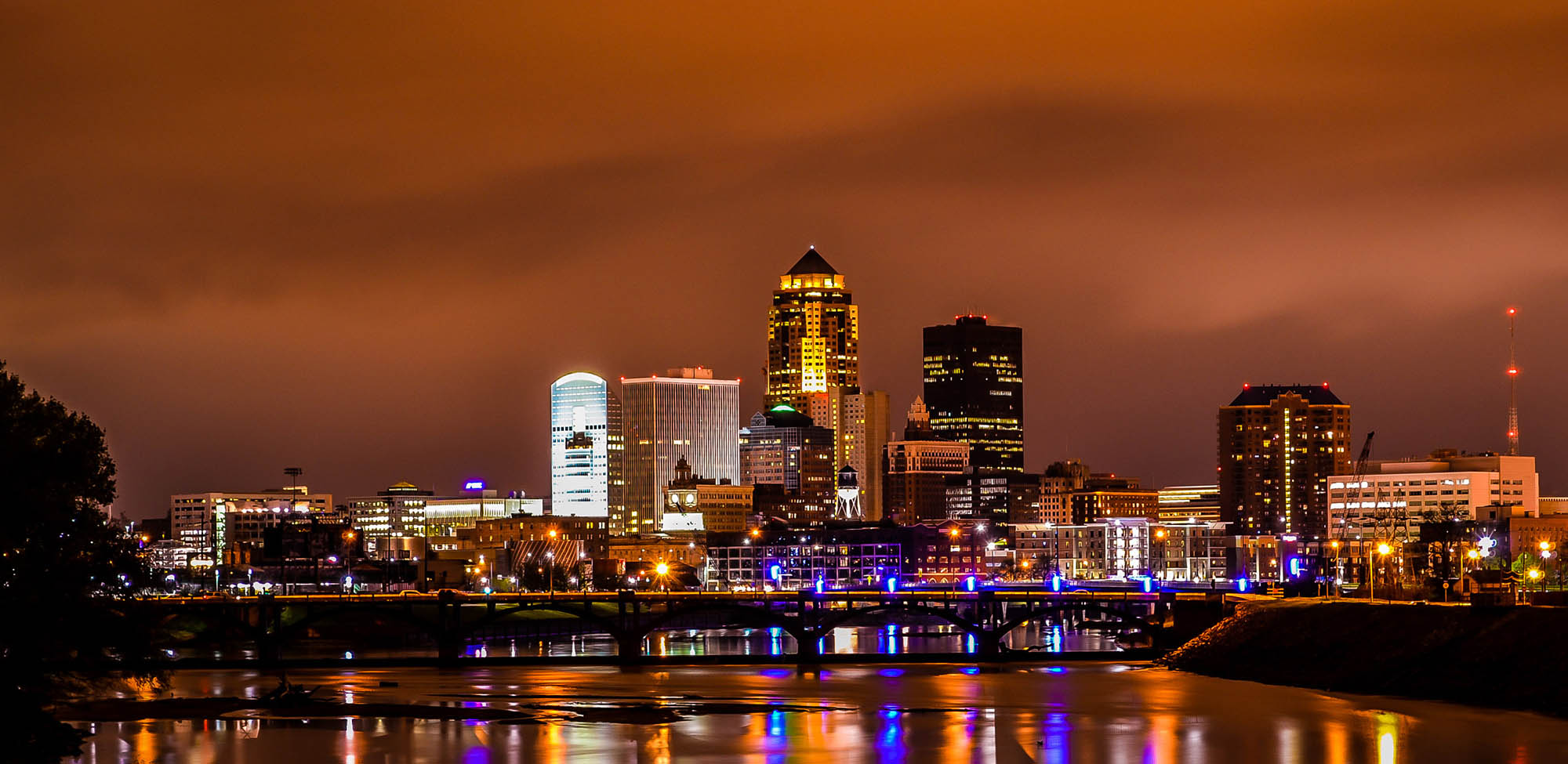Des Moines, Iowa, at night
