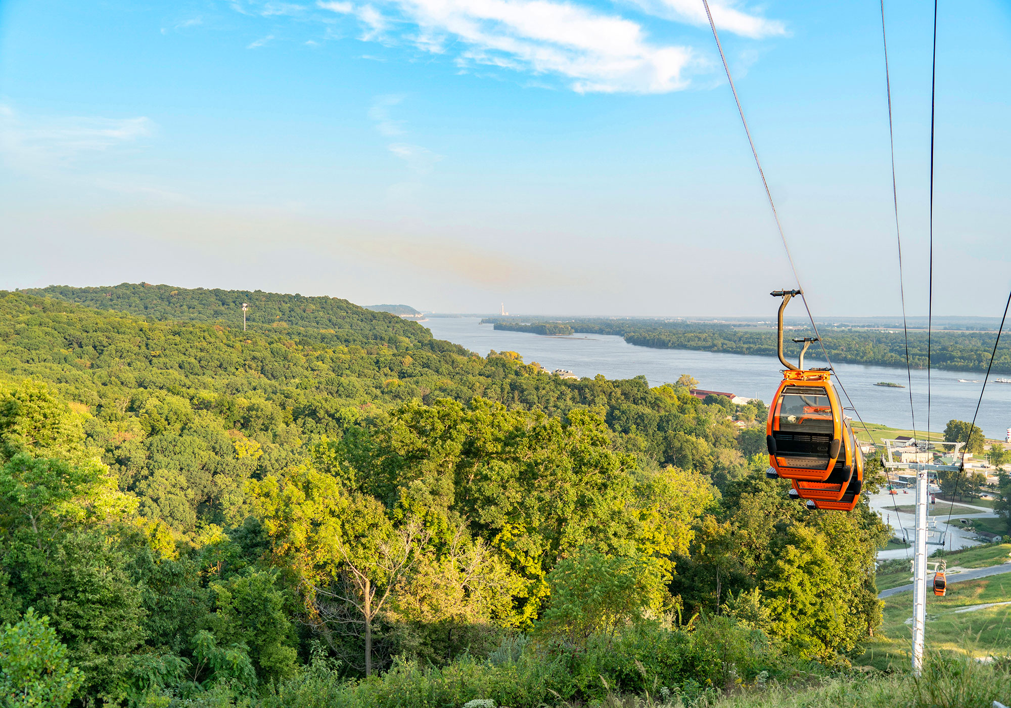 The Grafton SkyTour at Aerie’s Resort in Grafton, Illinois; Credit: Illinois Office of Tourism