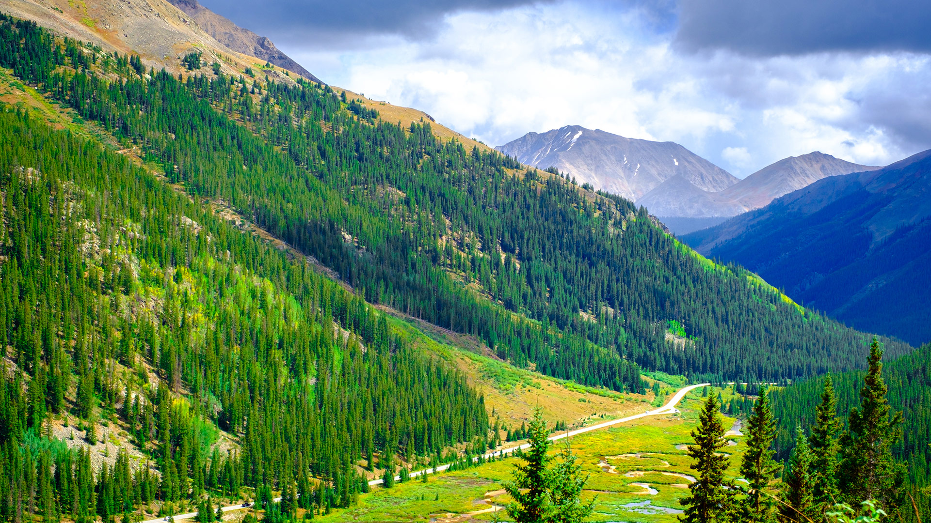 Independence Pass near Aspen, Colorado; Credit: Travel Shooters