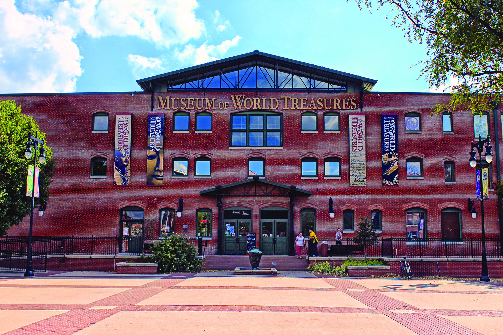 Exterior view of the Museum of World Treasures in Wichita, Kansas; Credit: Visit Wichita/KDWPT Tourism
