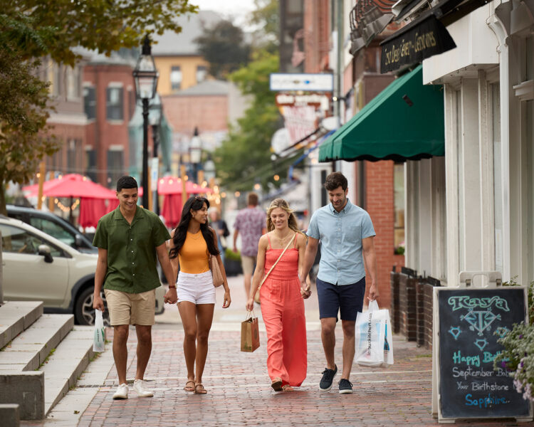 ニューハンプシャー州 山、湖、そして町 -アメリカ