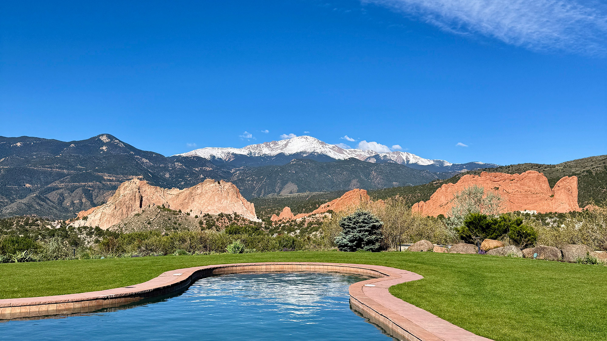 Garden of the Gods park framed by Pikes Peak in Colorado Springs, Colorado