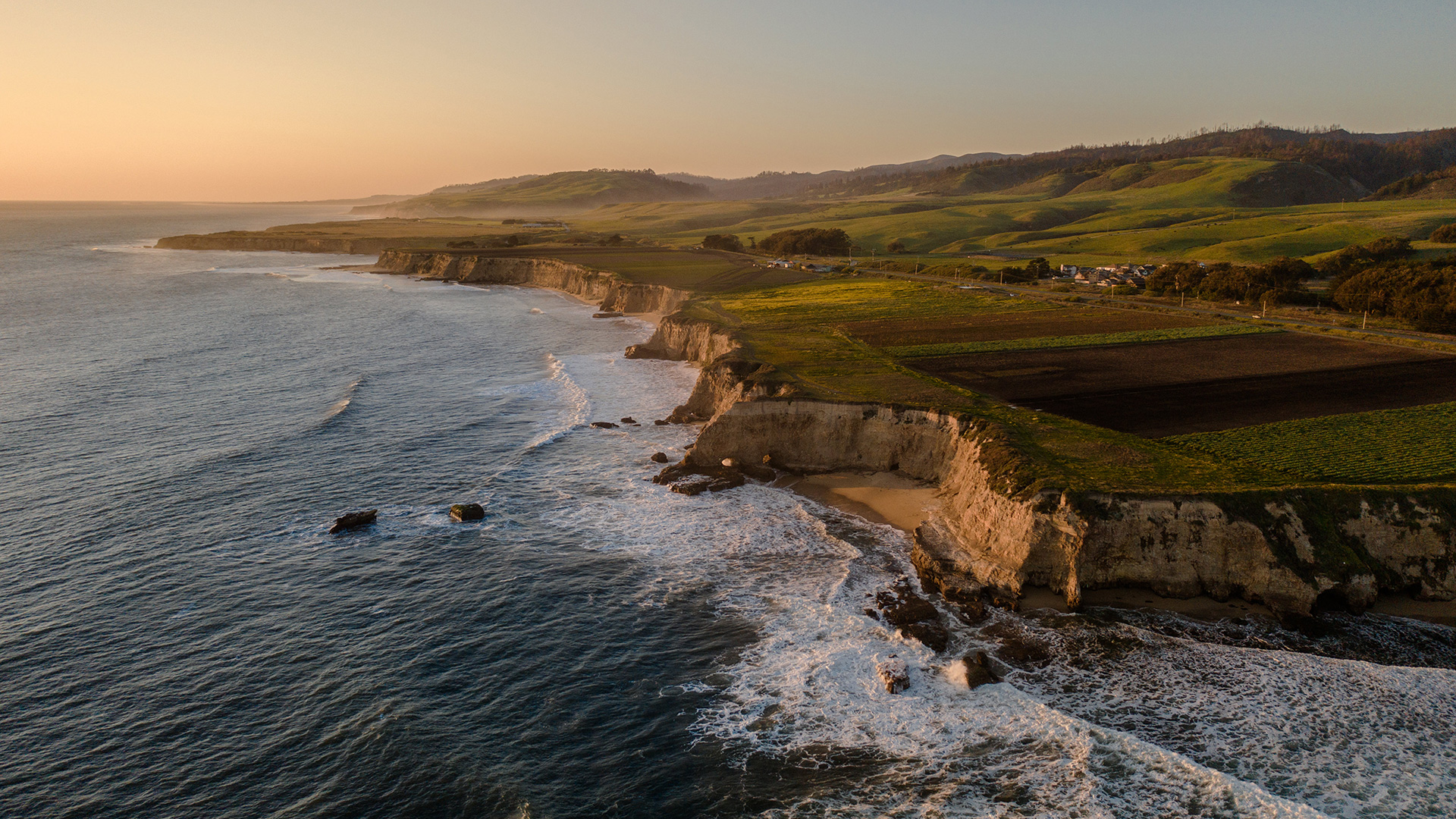 Paisaje del Parque Nacional Yosemite, California, Foto de stock 2417808137  | Shutterstock, image size:1920x1080