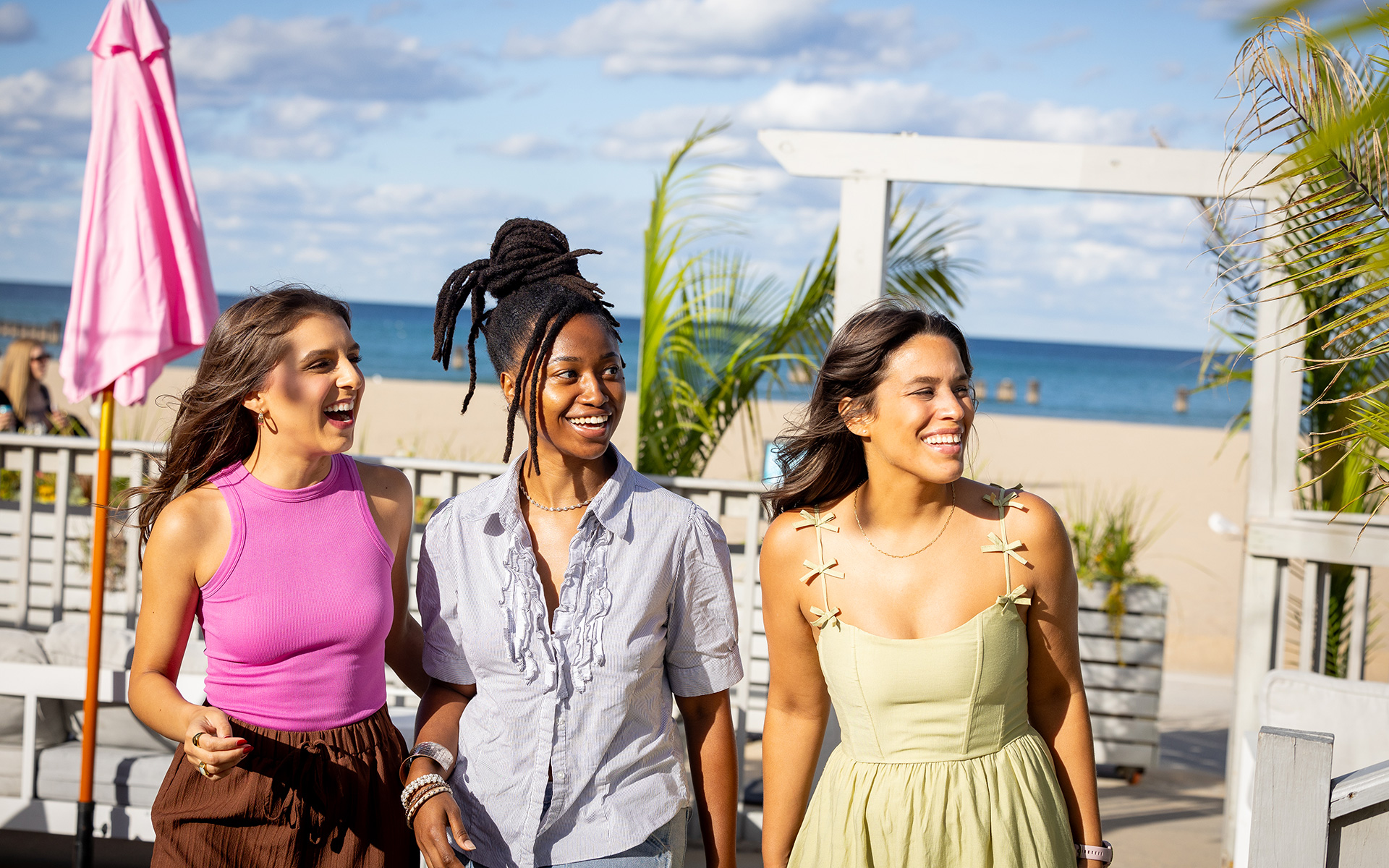 Friends enjoying the Chicago, Illinois, lakefront
