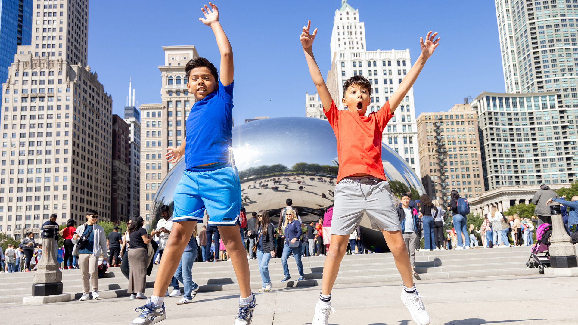 Cloud Gate sculpture in Millennium Park in Chicago, Illinois