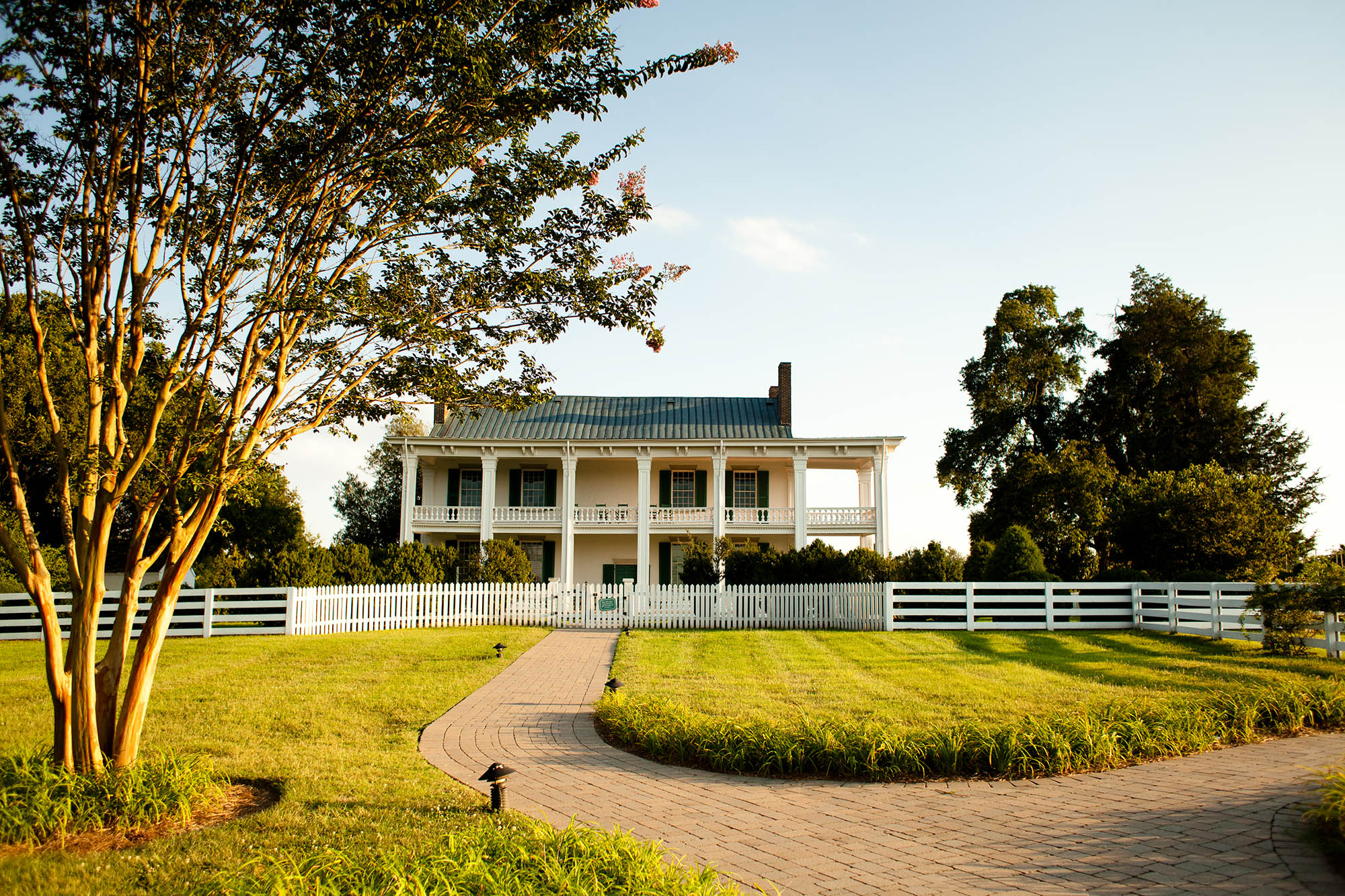 The exterior of the Carnton Plantation in Franklin, Tennessee; Credit: Tennessee Tourism
