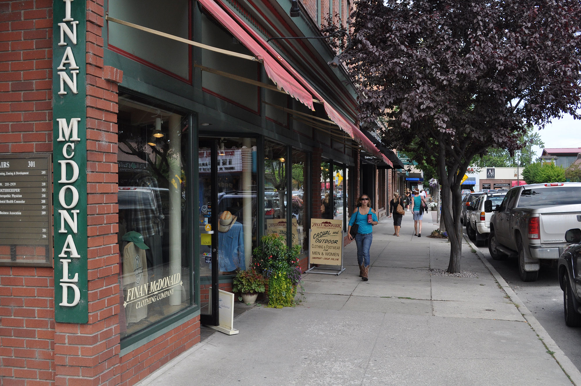 Visitors walking down First Avenue in downtown Sandpoint, Idaho; Credit: Keokee