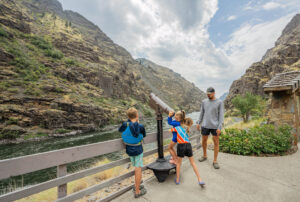 Sightseeing at Hells Canyon in Idaho