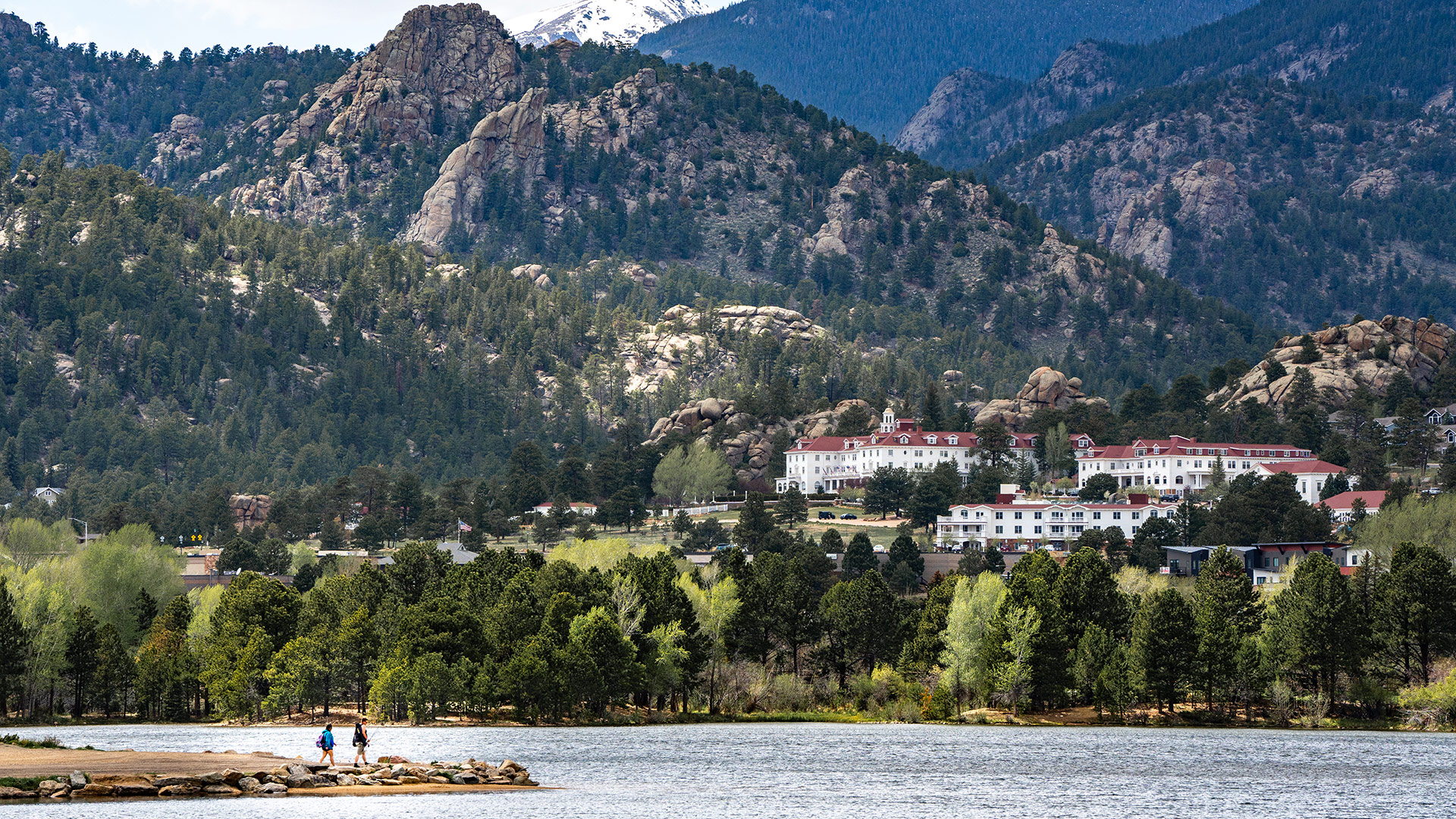 Lake Estes in Estes Park, Colorado; Credit: John Berry, Visit Estes Park