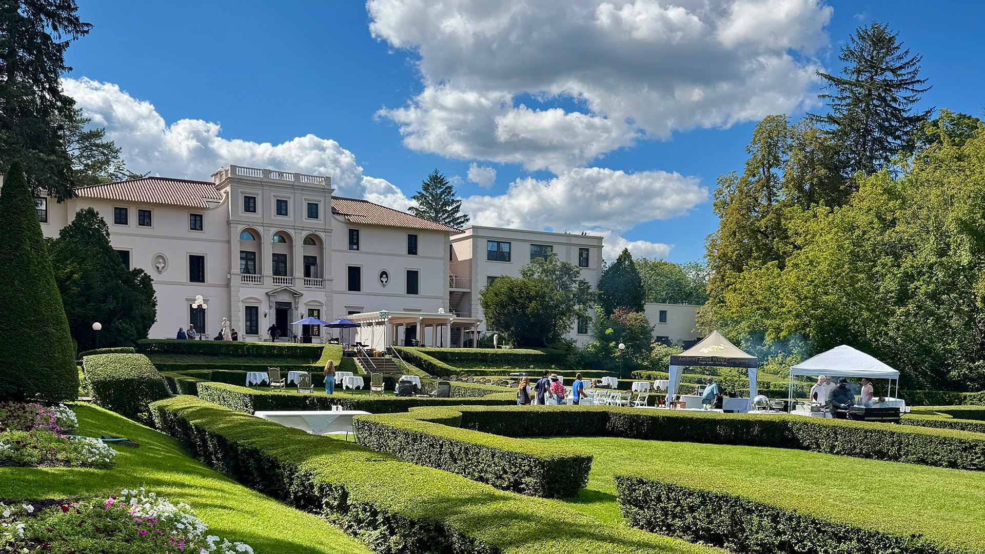 Geneva on the Lake hotel in Geneva, New York; Credit: Visit Finger Lakes