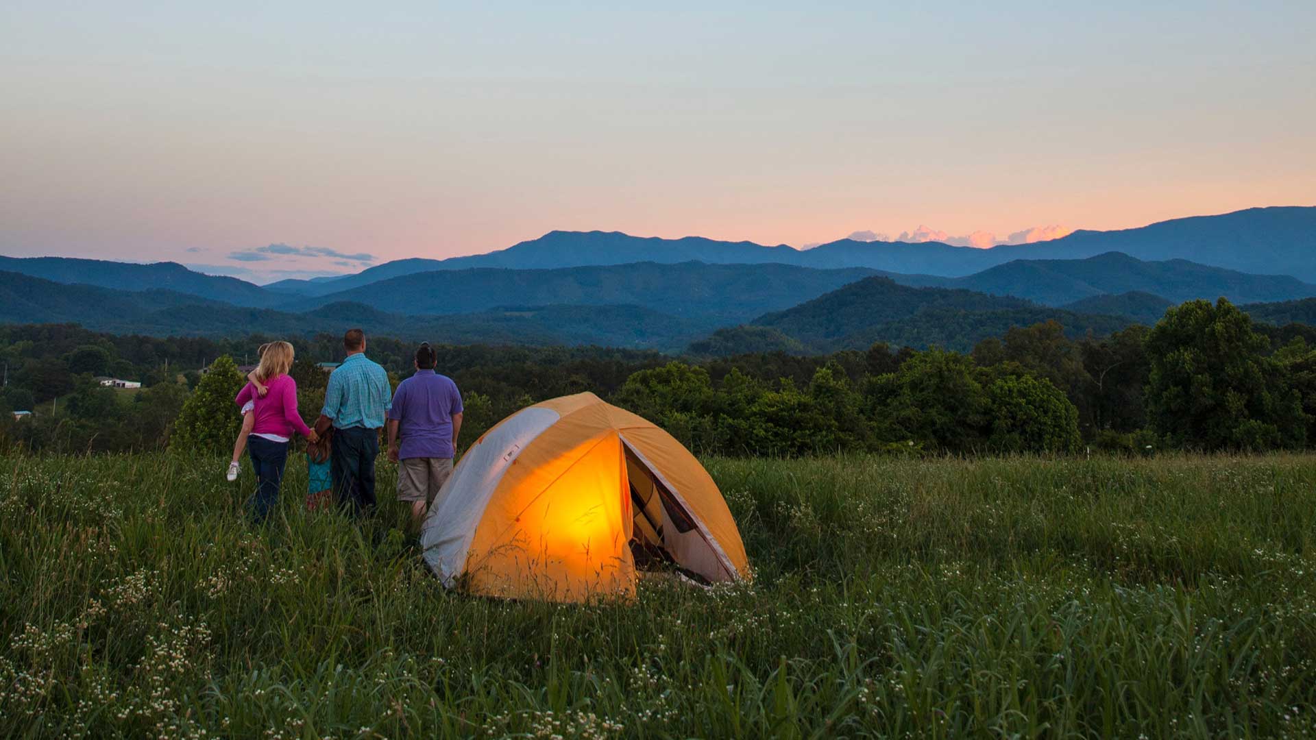 Family camping in Great Smoky Mountains National Park, Tennessee; Credit: Tennessee Tourism