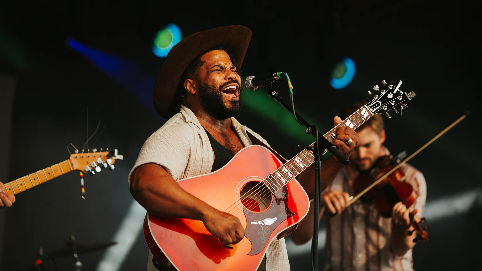 Live music at Burl County Fair in Lexington, Kentucky